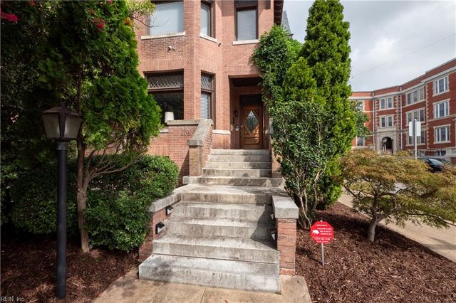 406 Mowbray ARCH, Norfolk, VA 23507