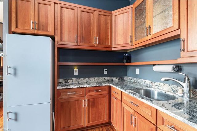 406 Mowbray ARCH, Norfolk, VA 23507