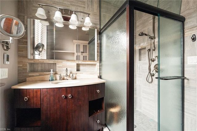 406 Mowbray ARCH, Norfolk, VA 23507