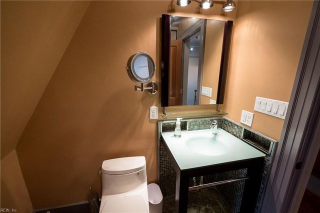 406 Mowbray ARCH, Norfolk, VA 23507