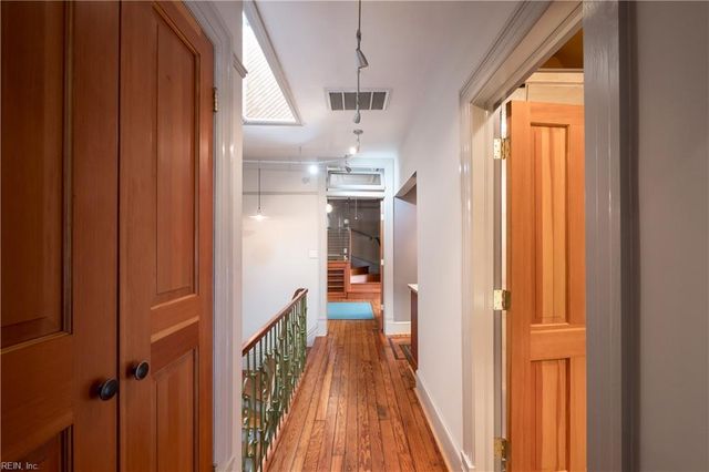 406 Mowbray ARCH, Norfolk, VA 23507