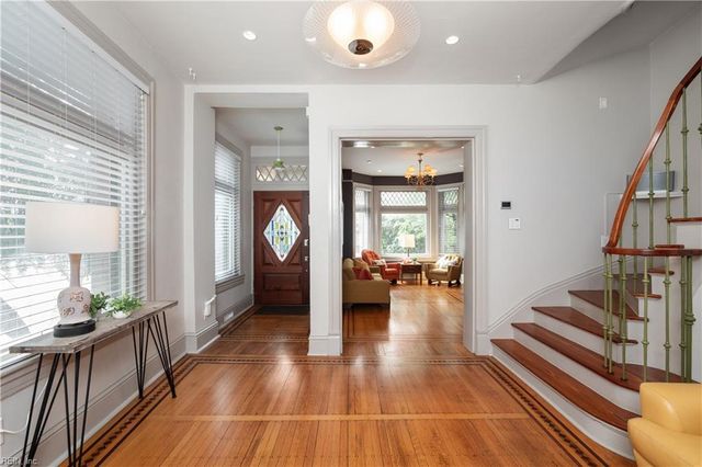 406 Mowbray ARCH, Norfolk, VA 23507