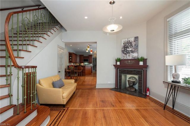 406 Mowbray ARCH, Norfolk, VA 23507