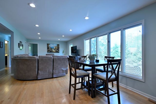 823 Milbeck Avenue, Elk Grove Village, IL 60007