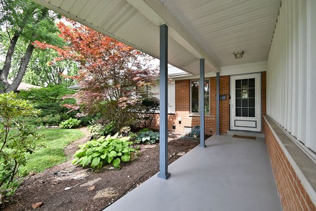 823 Milbeck Avenue, Elk Grove Village, IL 60007