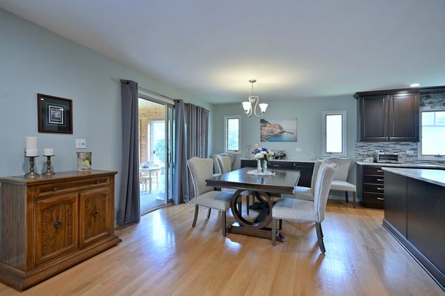 823 Milbeck Avenue, Elk Grove Village, IL 60007