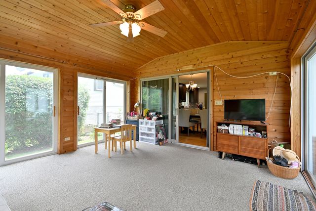 823 Milbeck Avenue, Elk Grove Village, IL 60007