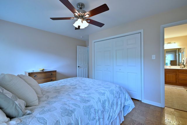 823 Milbeck Avenue, Elk Grove Village, IL 60007