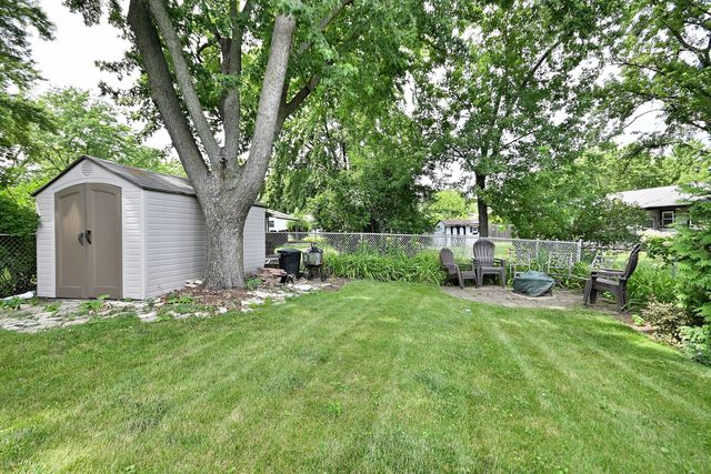 823 Milbeck Avenue, Elk Grove Village, IL 60007