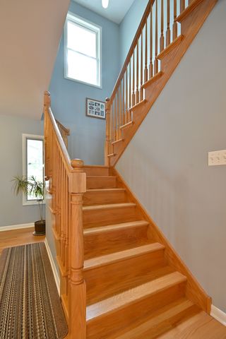 823 Milbeck Avenue, Elk Grove Village, IL 60007