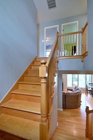 823 Milbeck Avenue, Elk Grove Village, IL 60007
