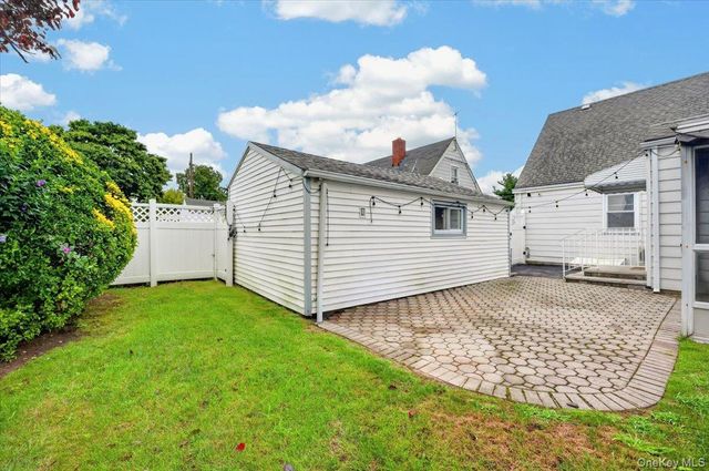 14 Ivy Place, Valley Stream, NY 11581