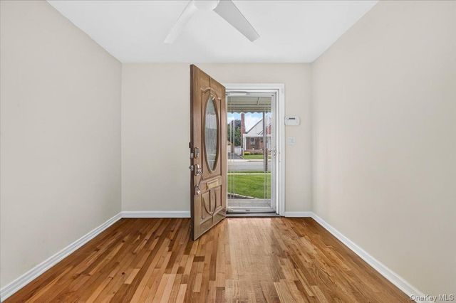 14 Ivy Place, Valley Stream, NY 11581