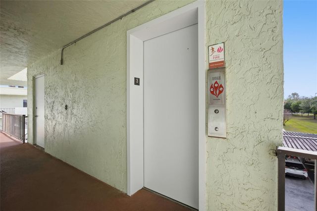 1130 N LAKE PARKER AVENUE A305, Lakeland, FL 33805