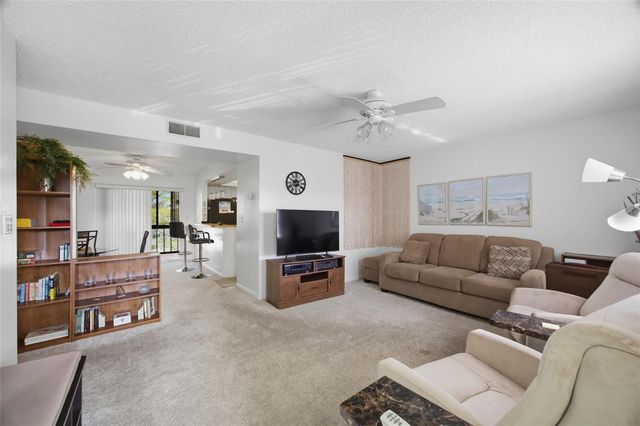 1130 N LAKE PARKER AVENUE A305, Lakeland, FL 33805