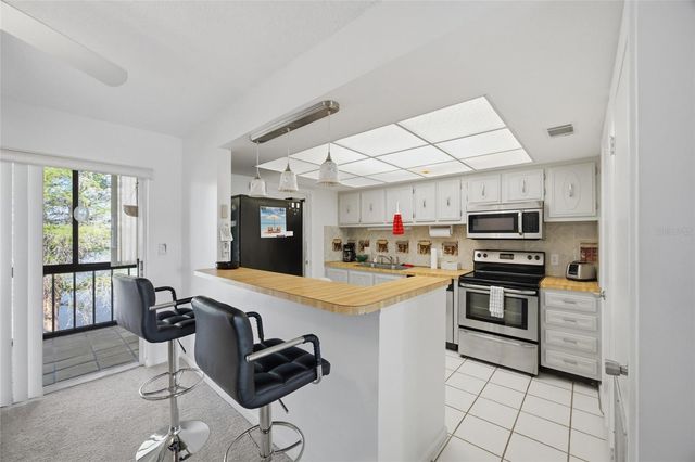 1130 N LAKE PARKER AVENUE A305, Lakeland, FL 33805