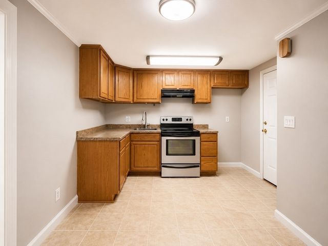 11 Auna Dr 6, Brockton, MA 02301