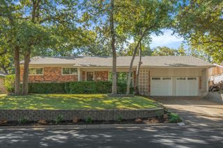 713 Edgehill Drive, Hurst, TX 76053