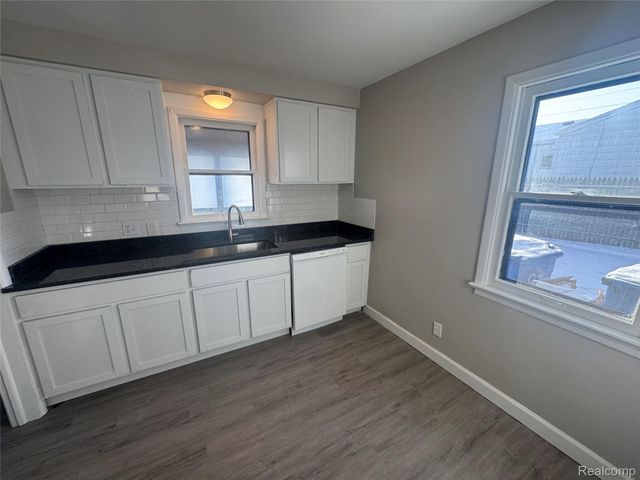 25118 Rosenbusch Boulevard, Warren, MI 48089