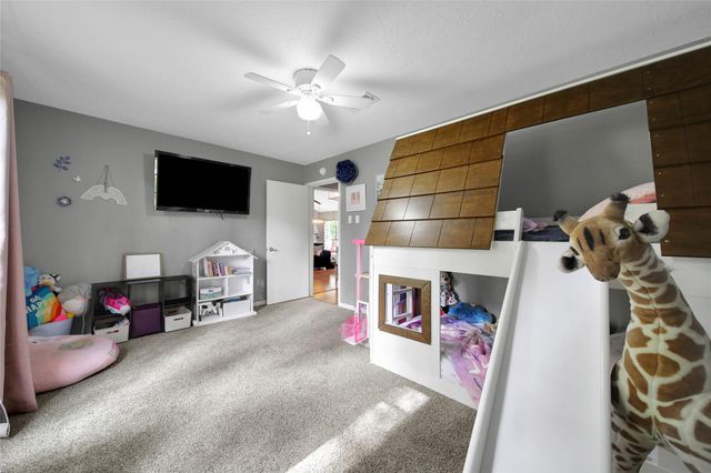 1728 E Lake Drive, Huntsville, TX 77340