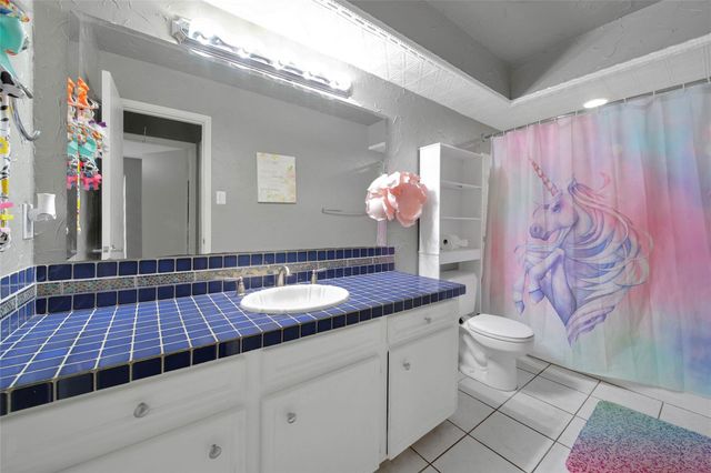 1728 E Lake Drive, Huntsville, TX 77340