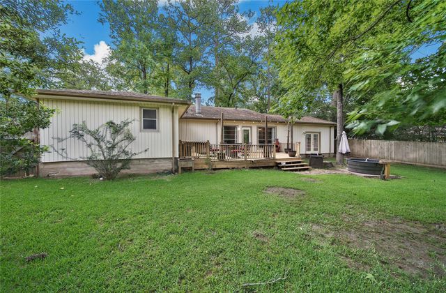 1728 E Lake Drive, Huntsville, TX 77340