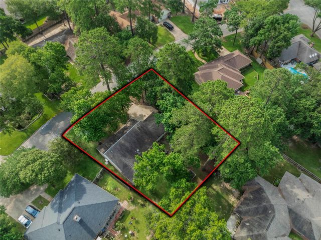 1728 E Lake Drive, Huntsville, TX 77340