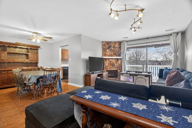 6755 180th Street 6, Tinley Park, IL 60477