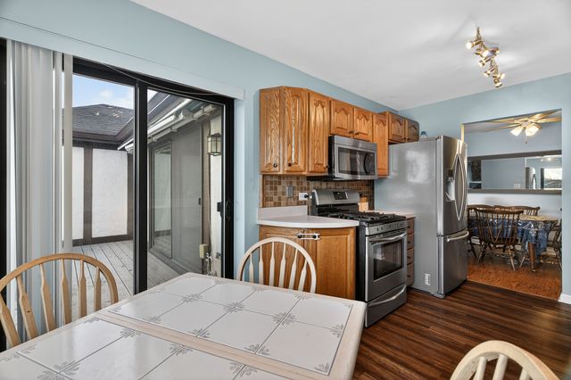 6755 180th Street 6, Tinley Park, IL 60477