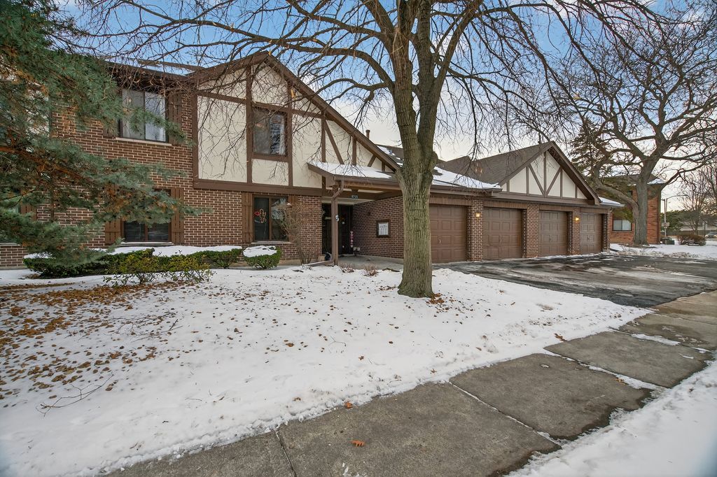 6755 180th Street 6, Tinley Park, IL 60477