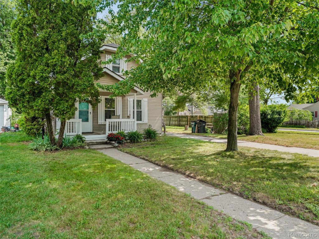 2330 Wiltshire Road, Berkley, MI 48072