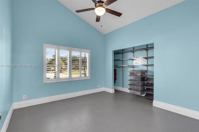 1092 NW 162nd Avenue, Pembroke Pines, FL 33028