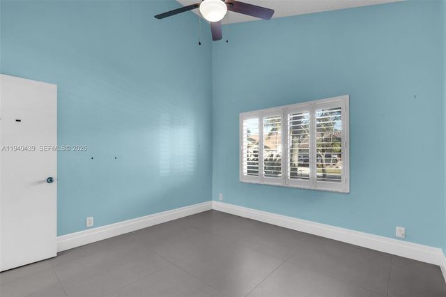 1092 NW 162nd Avenue, Pembroke Pines, FL 33028