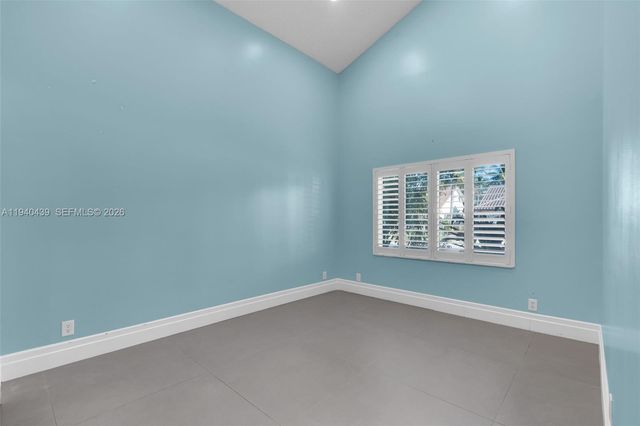 1092 NW 162nd Avenue, Pembroke Pines, FL 33028