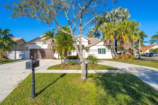 1092 NW 162nd Avenue, Pembroke Pines, FL 33028