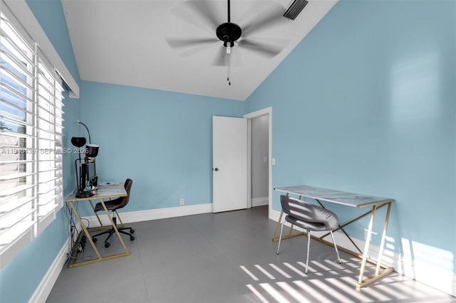 1092 NW 162nd Avenue, Pembroke Pines, FL 33028