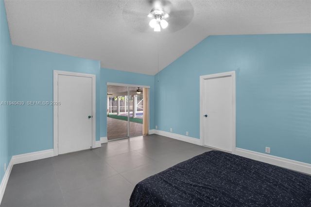 1092 NW 162nd Avenue, Pembroke Pines, FL 33028