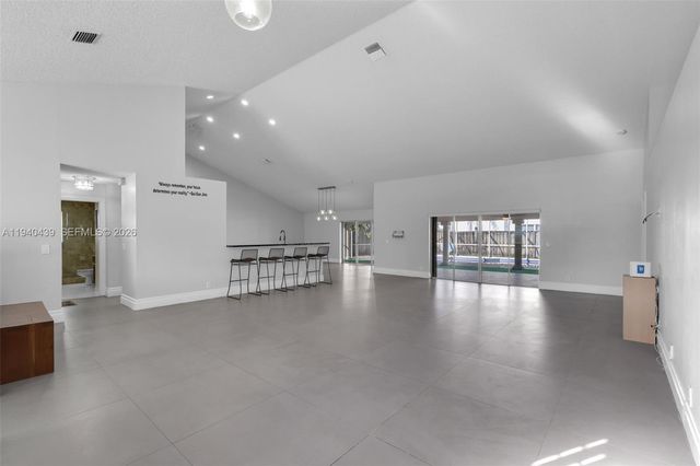 1092 NW 162nd Avenue, Pembroke Pines, FL 33028