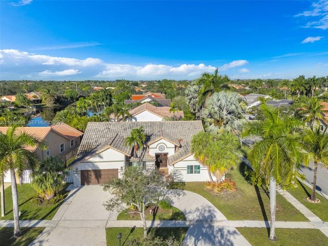 1092 NW 162nd Avenue, Pembroke Pines, FL 33028