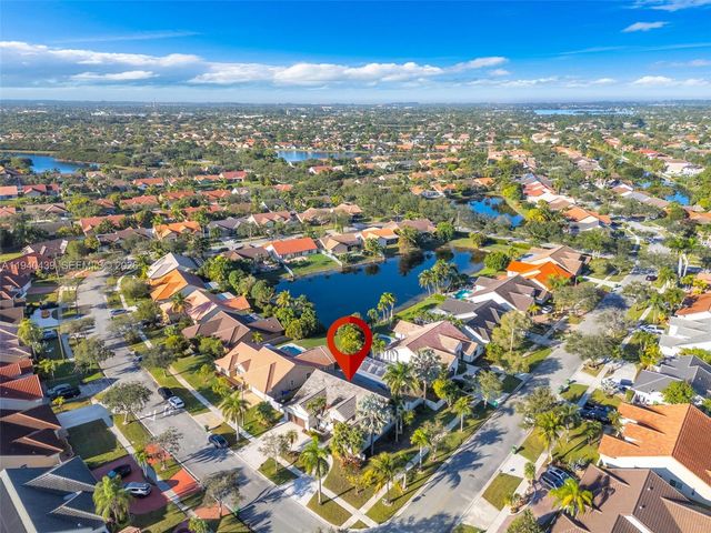 1092 NW 162nd Avenue, Pembroke Pines, FL 33028