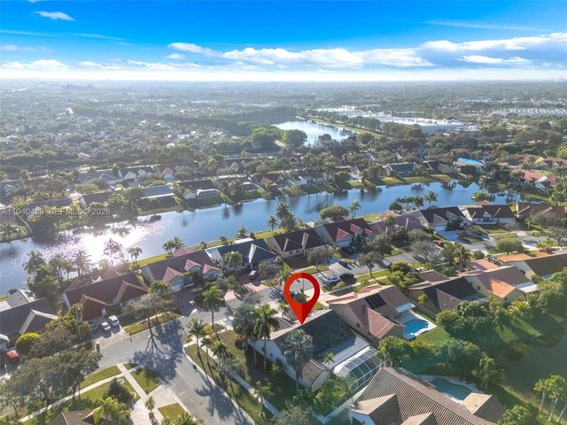 1092 NW 162nd Avenue, Pembroke Pines, FL 33028