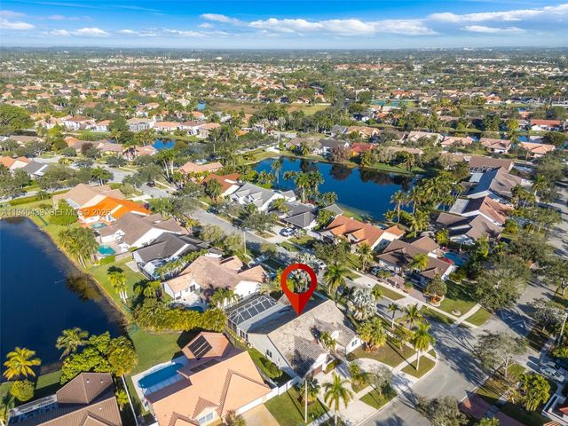 1092 NW 162nd Avenue, Pembroke Pines, FL 33028