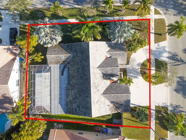 1092 NW 162nd Avenue, Pembroke Pines, FL 33028