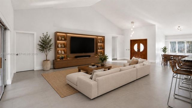 1092 NW 162nd Avenue, Pembroke Pines, FL 33028