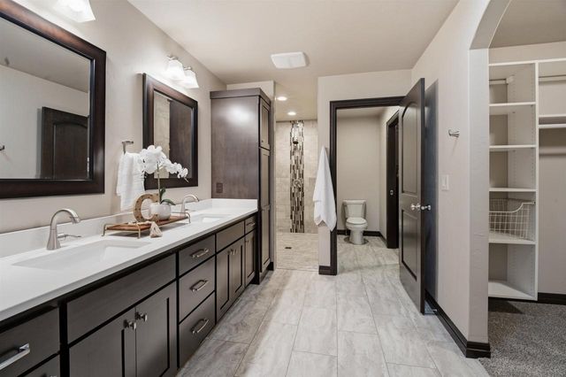 W5975 AUTUMN HILLS PARKWAY, Appleton, WI 54913