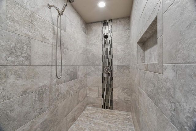 W5975 AUTUMN HILLS PARKWAY, Appleton, WI 54913