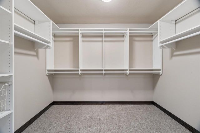W5975 AUTUMN HILLS PARKWAY, Appleton, WI 54913
