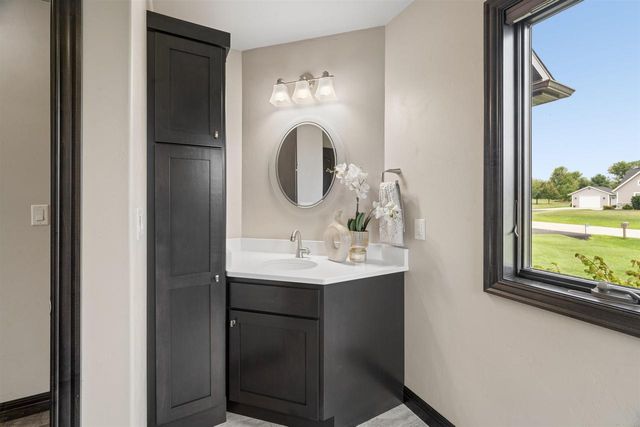 W5975 AUTUMN HILLS PARKWAY, Appleton, WI 54913