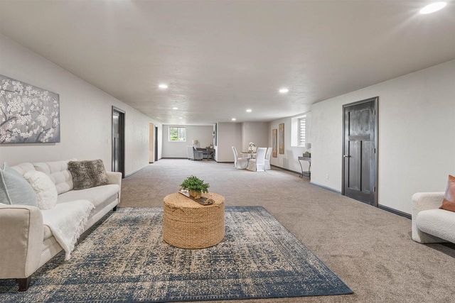 W5975 AUTUMN HILLS PARKWAY, Appleton, WI 54913