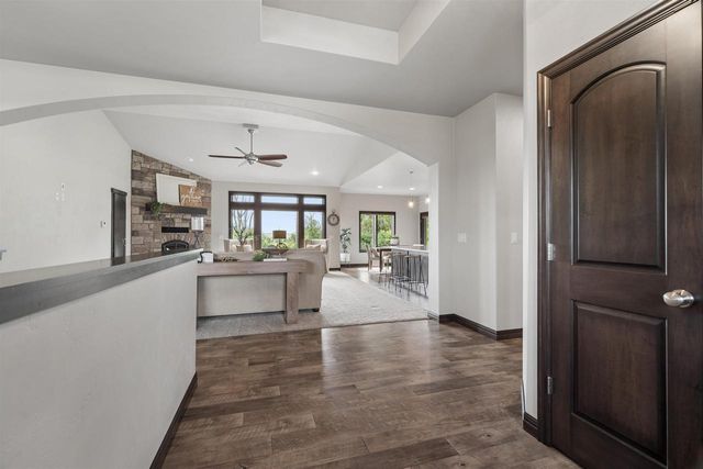 W5975 AUTUMN HILLS PARKWAY, Appleton, WI 54913
